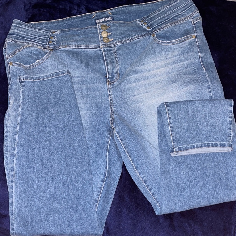 light wash jeans skinny fit.